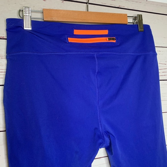 Under Amour | Heat Gear Crop Leggings - Picture 6 of 7